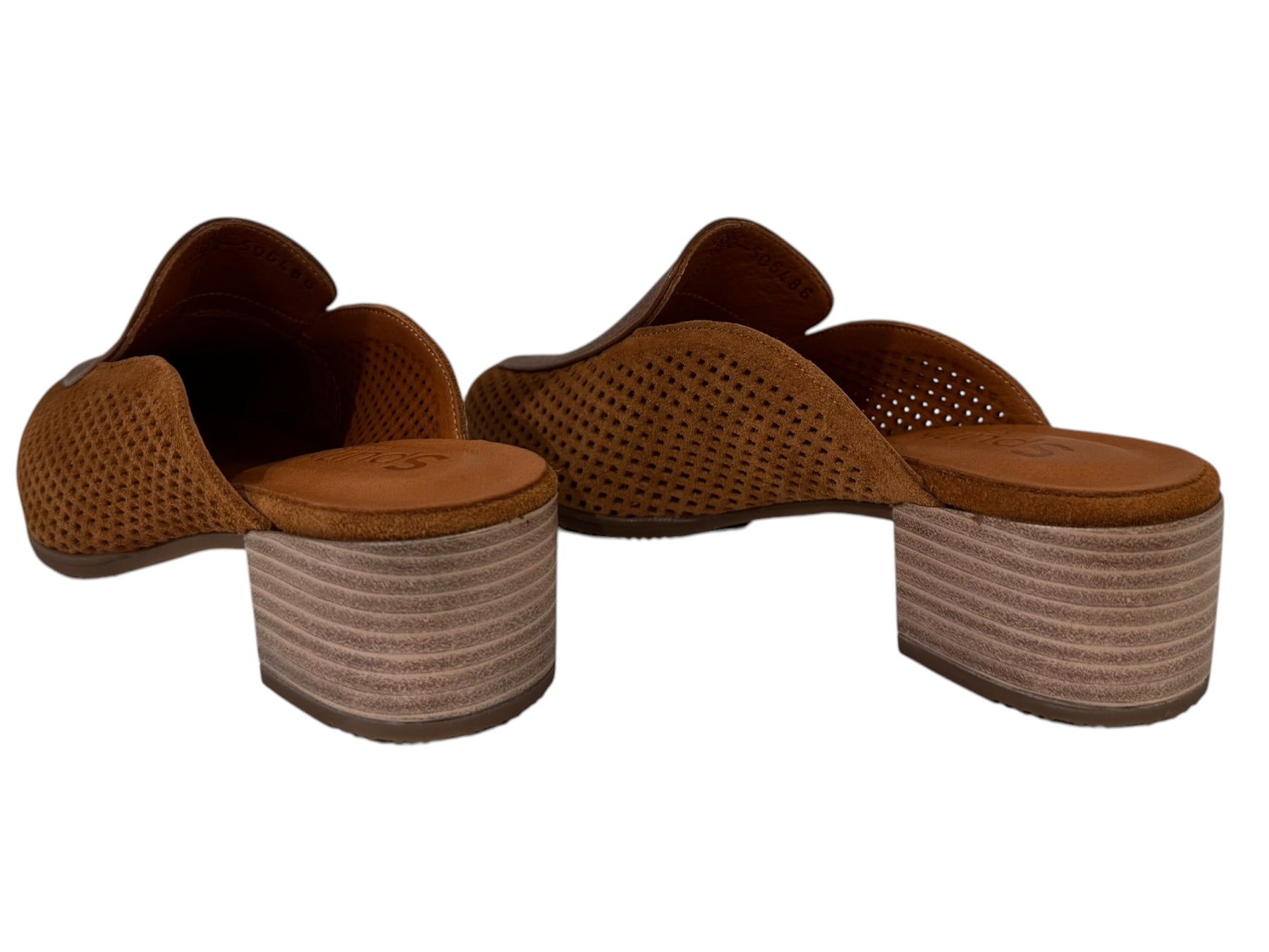 Step into Comfort with Our Small Heel Leather Sandals - J-bloomshoes