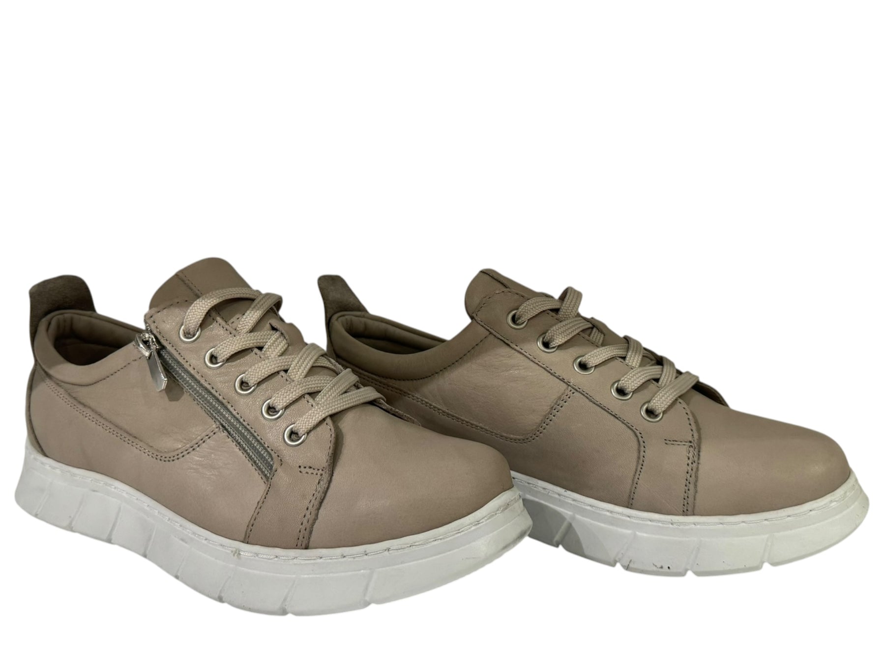WE-301001 Patricia Low-Top Sneakers: Elevate Your Everyday Style - J-bloomshoes